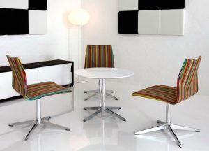FOUR CAST LOUNGE