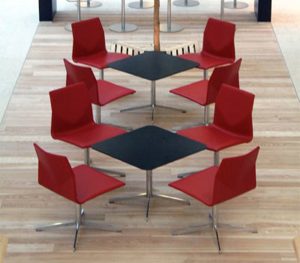 FOUR CAST LOUNGE
