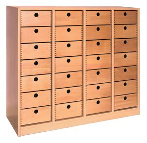 Regal mit Holzschubkästen 02